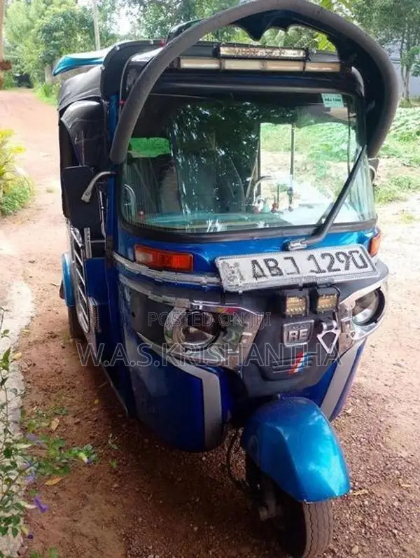 Bajaj RE 2016