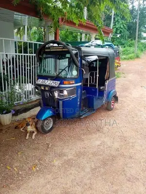 Bajaj RE 2016