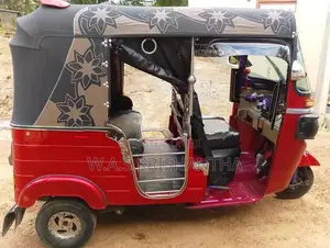 Bajaj RE 2016