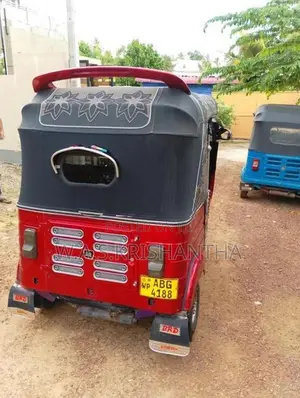 Bajaj RE 2016