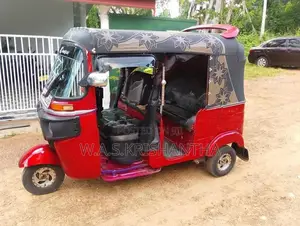 Bajaj RE 2016