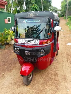 Bajaj RE 2016