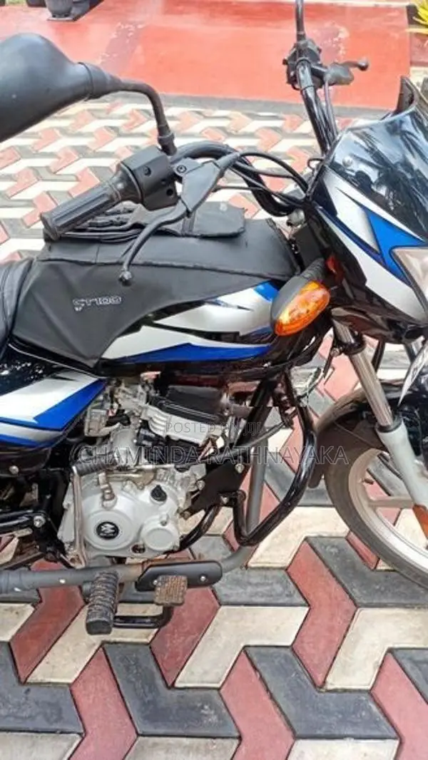 Bajaj CT100 2025