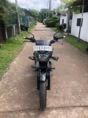 Bajaj V15 2017