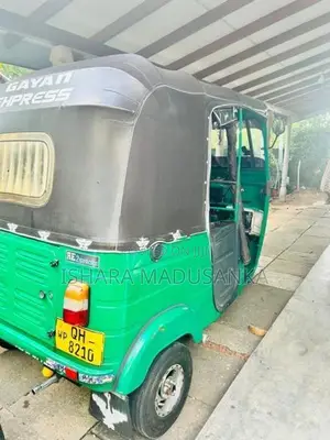 Bajaj RE 3weel 2006