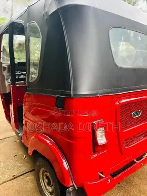 Bajaj RE 2025