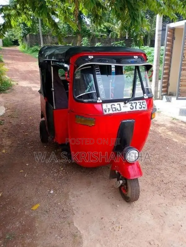 Bajaj RE 2001