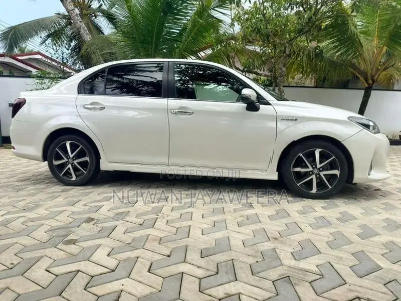 Toyota Axio WXB 2017