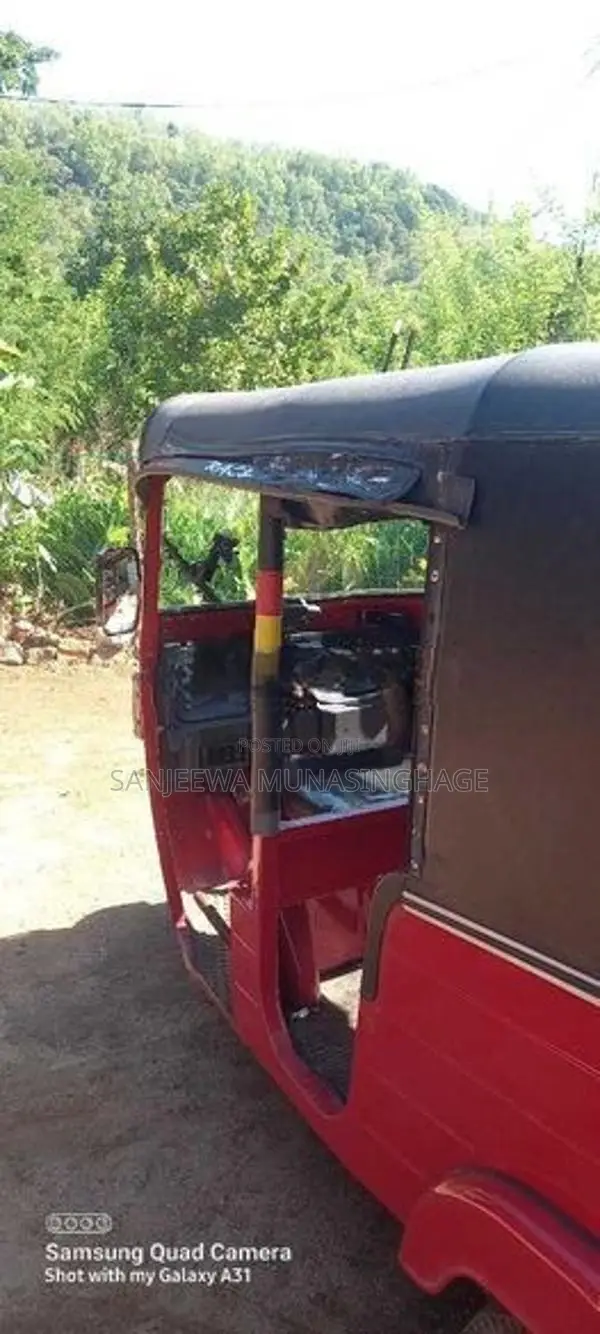 Bajaj RE 2014