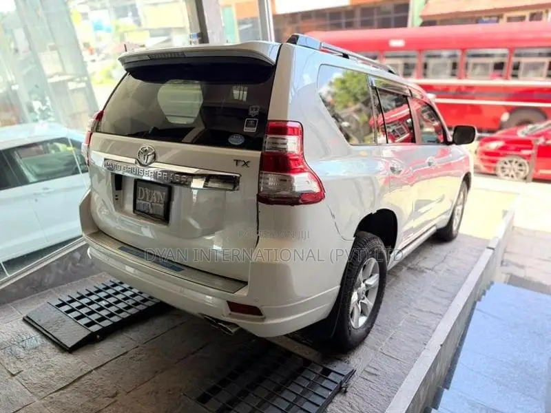 Toyota Land Cruiser Prado TX 2015