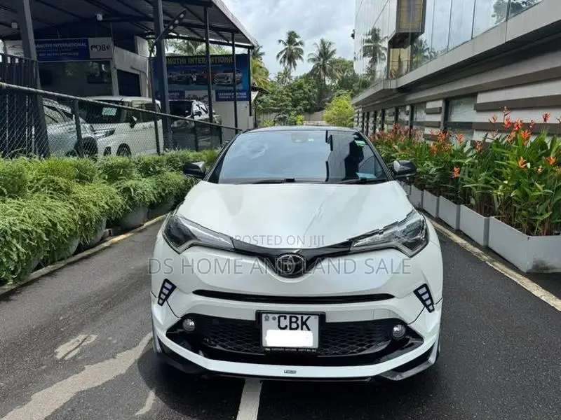Toyota CHR NGX50 2018