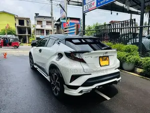 Toyota CHR NGX50 2018