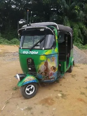 Bajaj RE 2002