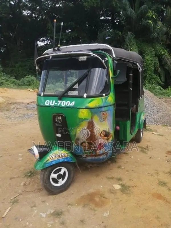 Bajaj RE 2002