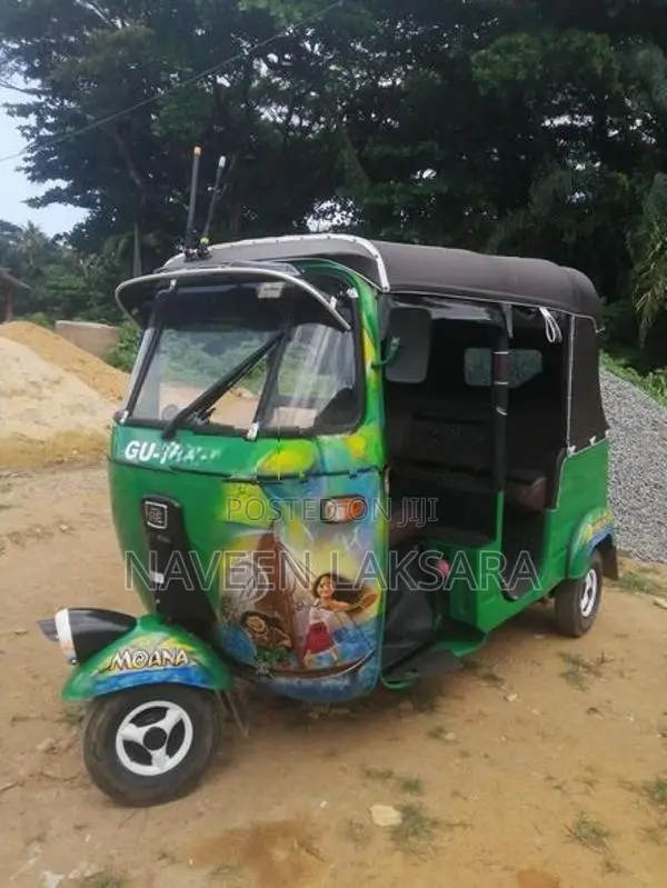 Bajaj RE 2002