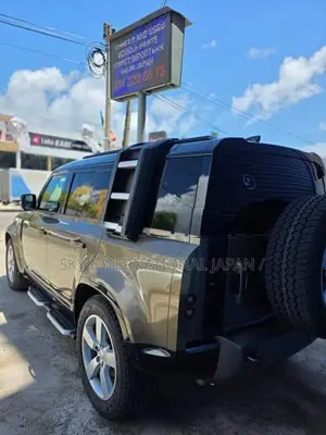 Land Rover Defender 2025