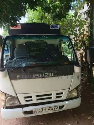 Isuzu PB-NKRBIA 2005