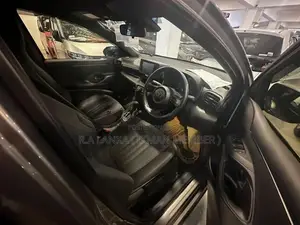 Toyota Yaris X GRADE 2024