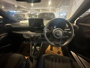 Toyota Yaris X GRADE 2025