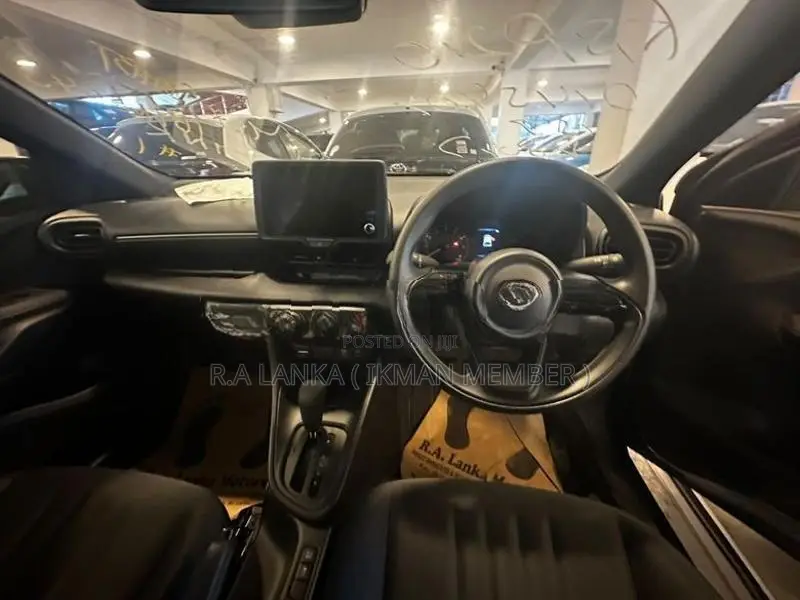 Toyota Yaris X GRADE 2025