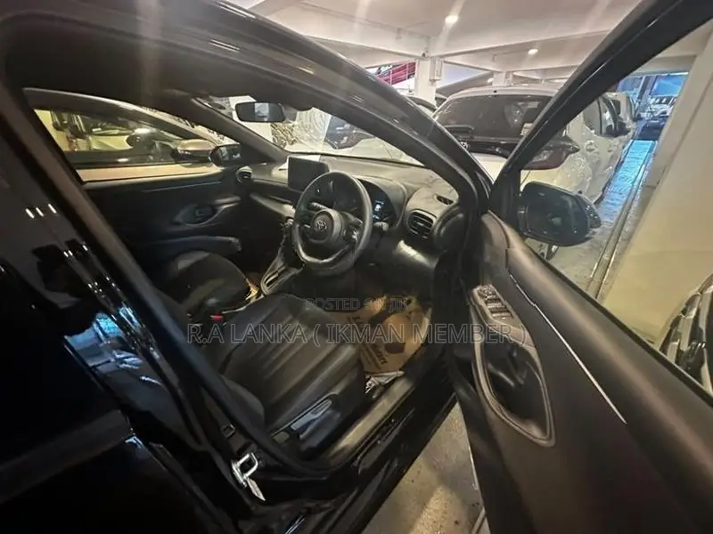 Toyota Yaris X GRADE 2025