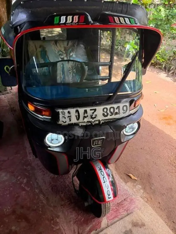 Bajaj RE 2015