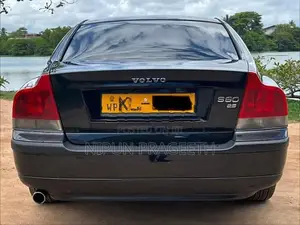 Volvo 2001