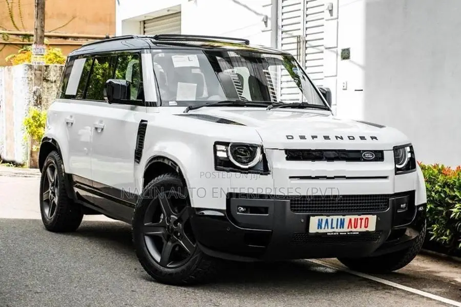 Land Rover Defender 7-SEATER P300 2025