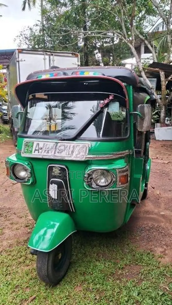 Bajaj RE 2013