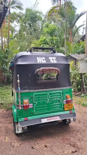 Bajaj RE 2013