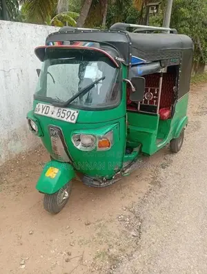 Bajaj RE 2011