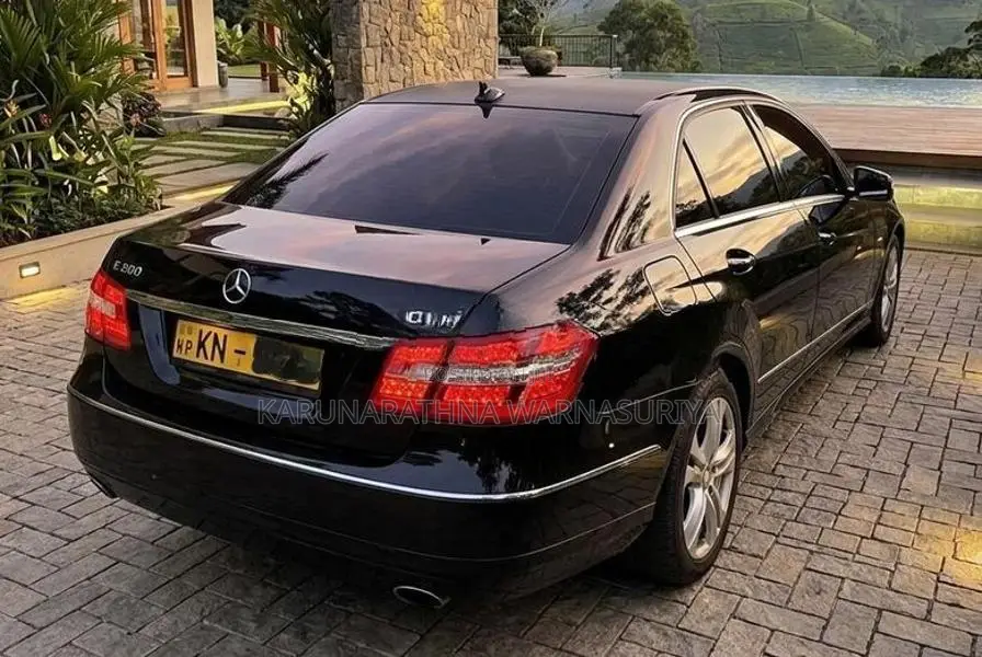 Mercedes Benz E200 2011