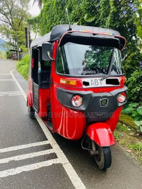 Bajaj RE Three Wheeler 2019