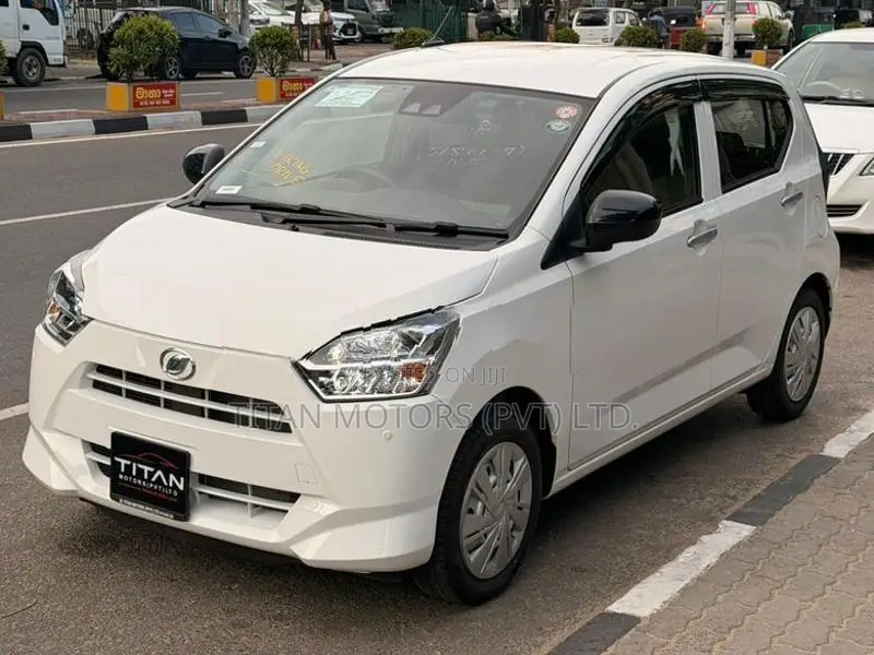 Daihatsu Mira SA III 2025