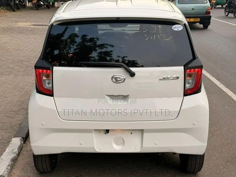 Daihatsu Mira SA III 2025