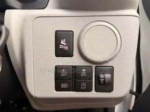 Daihatsu Mira SA III 2025