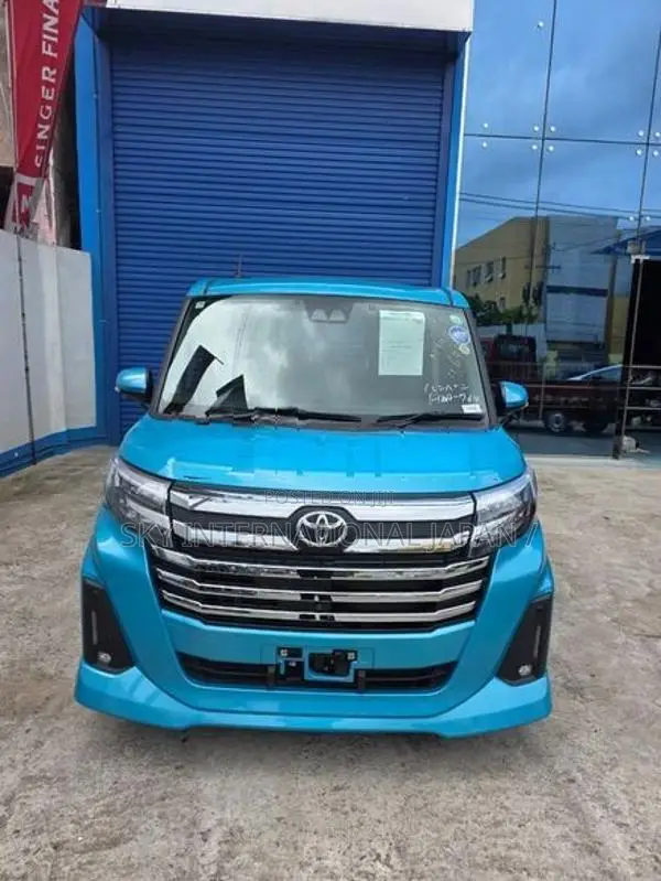 Toyota Roomy Custom GT 2024
