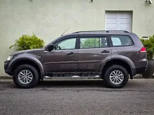 Mitsubishi Montero Sport 2014