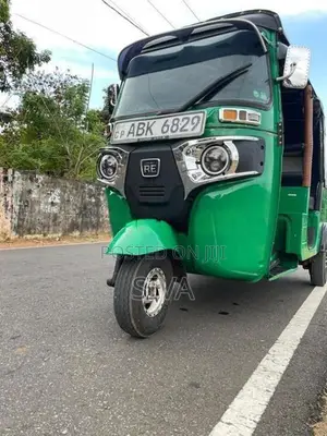 Bajaj RE 2016