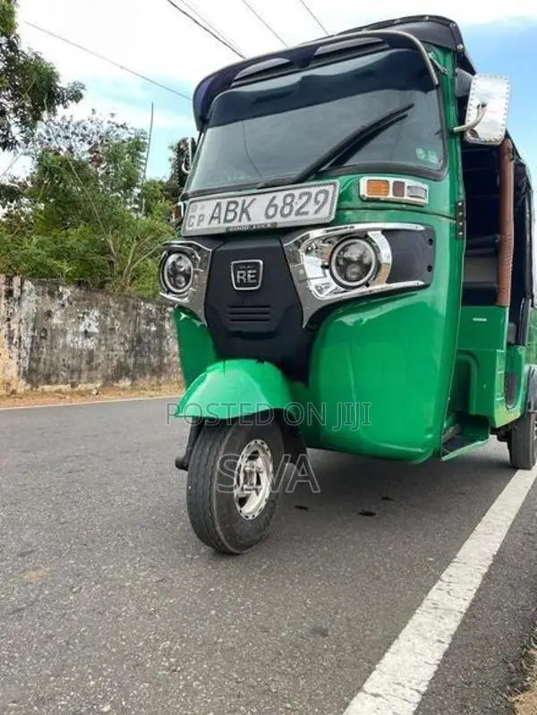 Bajaj RE 2016