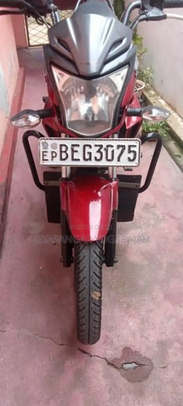 Honda CB Trigger 2016