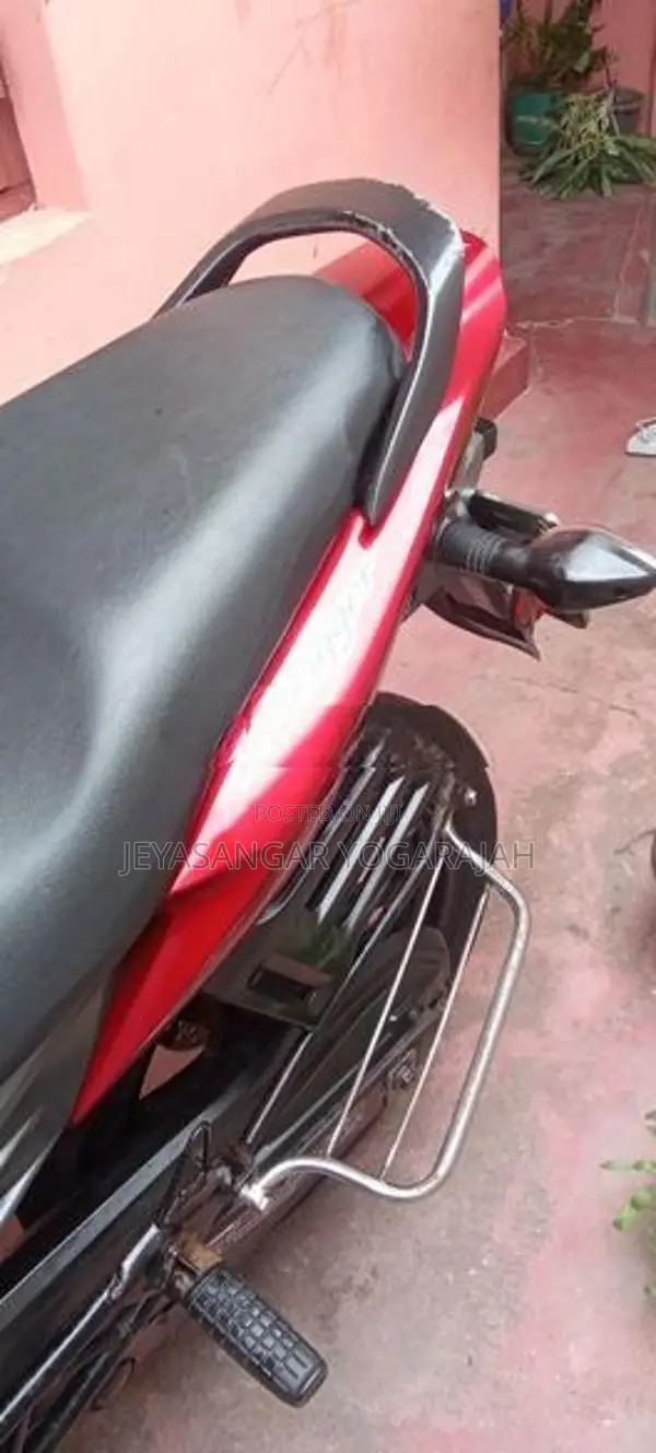 Honda CB Trigger 2016