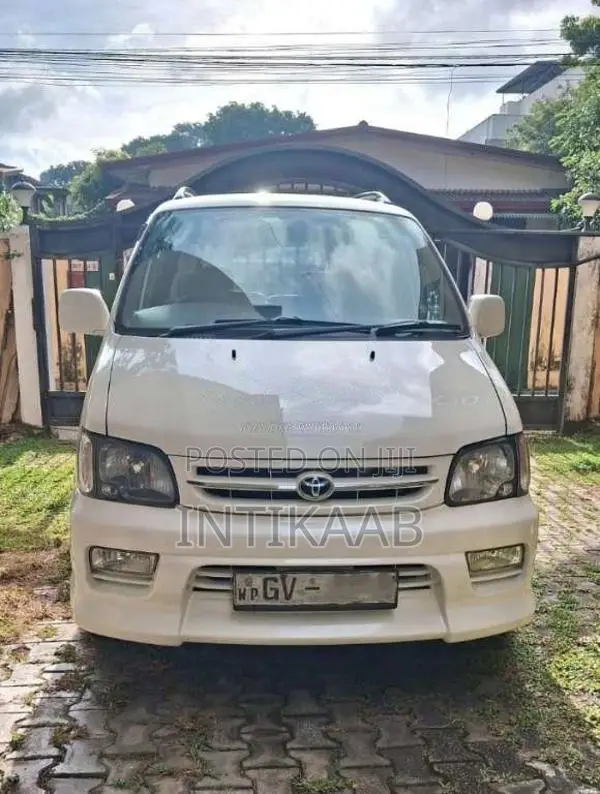 Toyota Noah 1999 Van (Used)