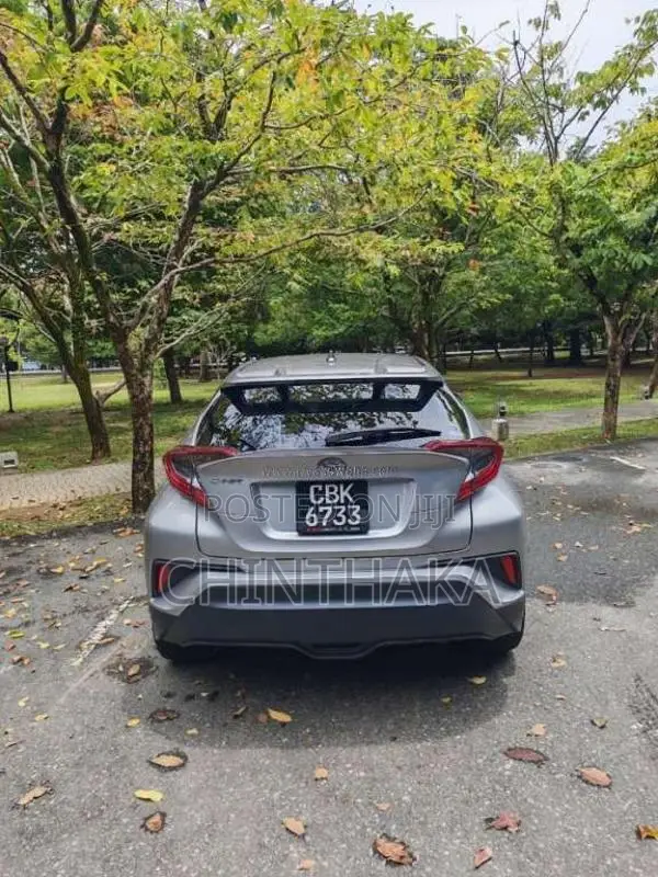 Toyota CHR NGX 10 2019 SUV (Used)