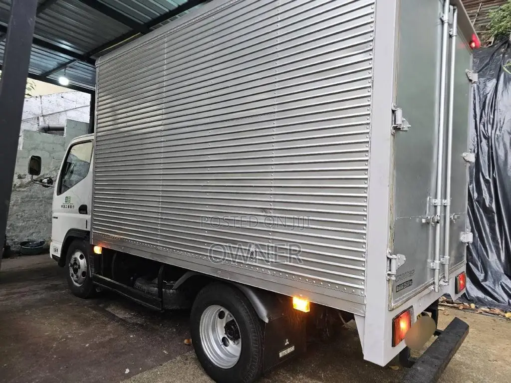 Mitsubishi CANTER 4D33 2009 Lorry (Used)
