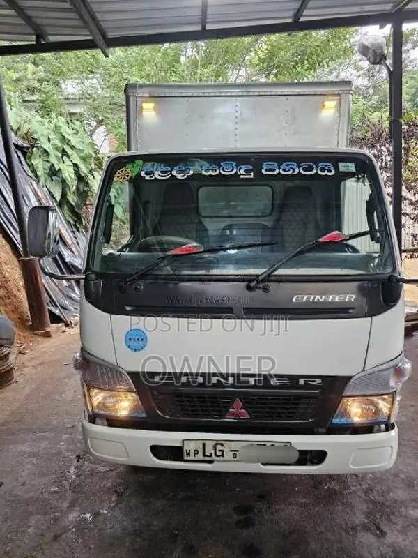 Mitsubishi CANTER 4D33 2009 Lorry (Used)