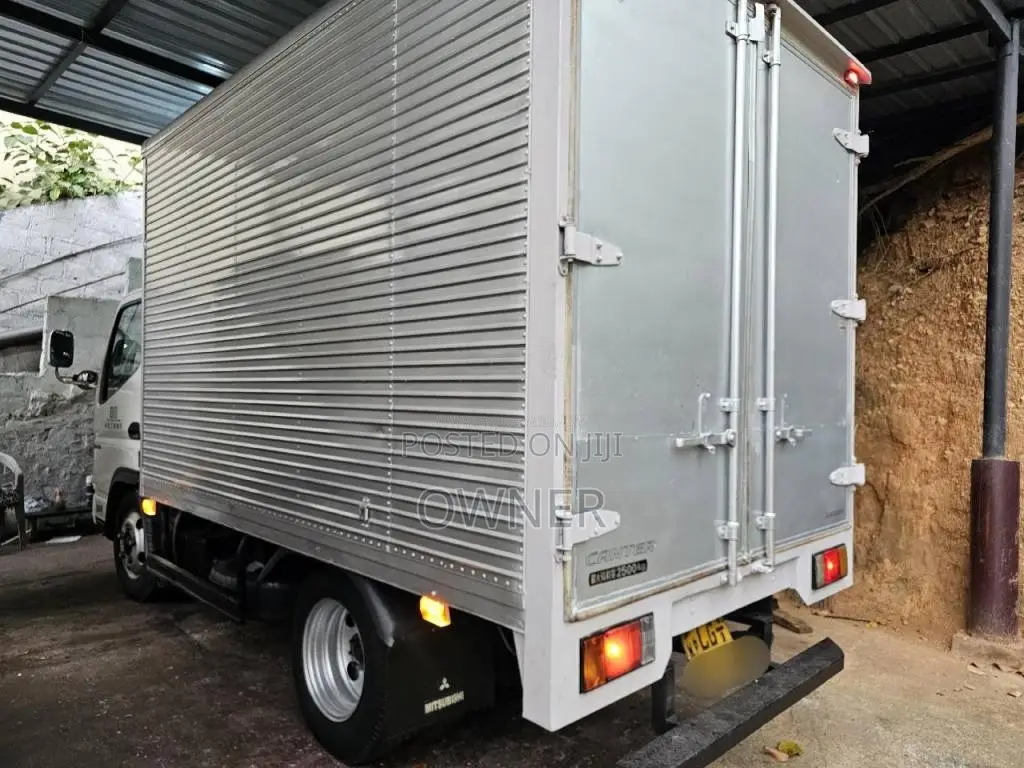 Mitsubishi CANTER 4D33 2009 Lorry (Used)