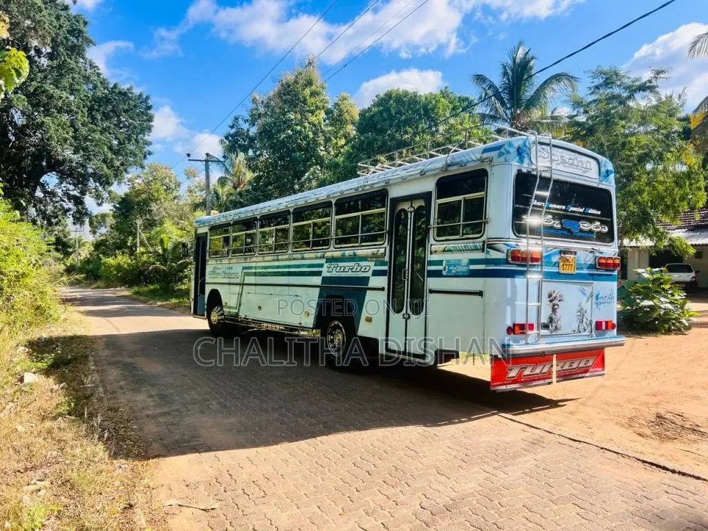 Ashok-Leyland Viking 2015 Bus (Used)