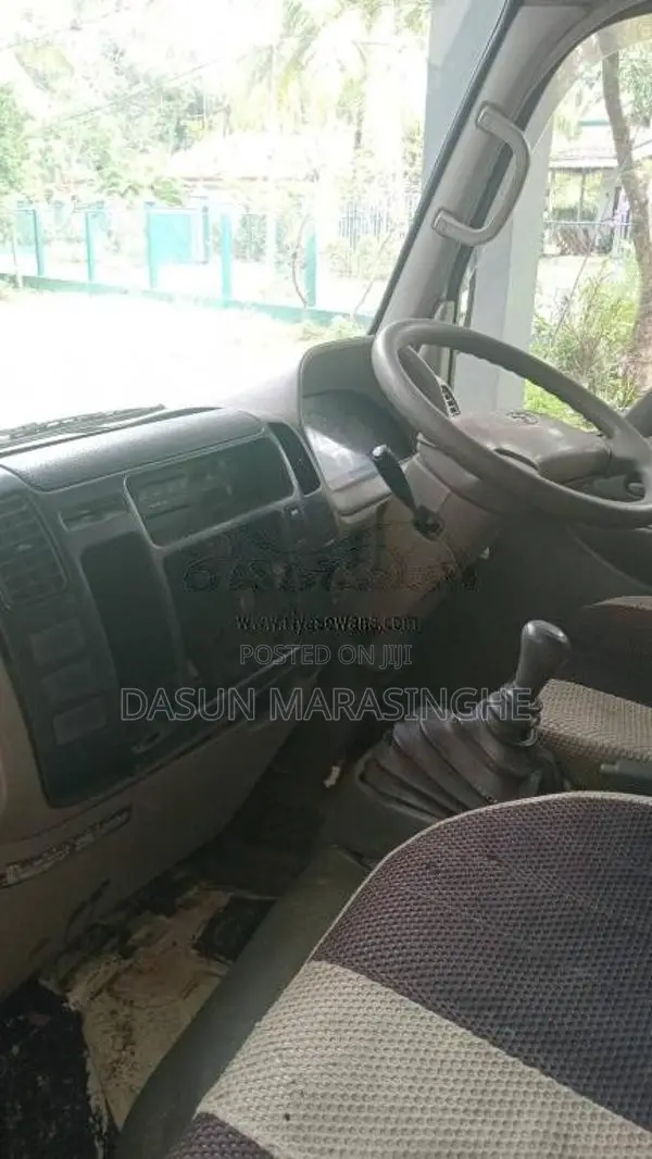 Toyota L 30 1982 Crew Cab (Used)