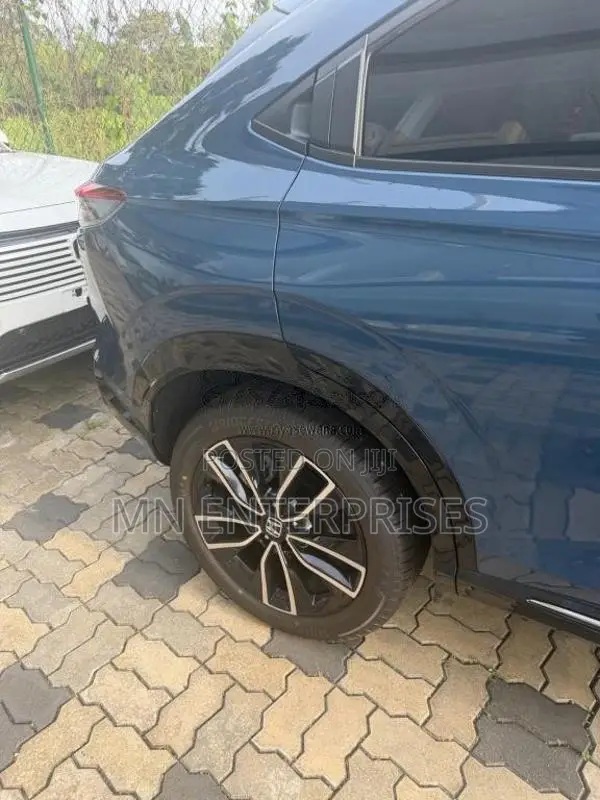 Honda Vezel Premium 2025 SUV Unregistered (Recondition)